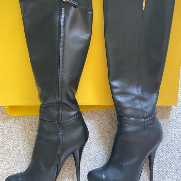 Fendi Stivale Vitello cap toe boots black size 40 - Picture 8 of 15